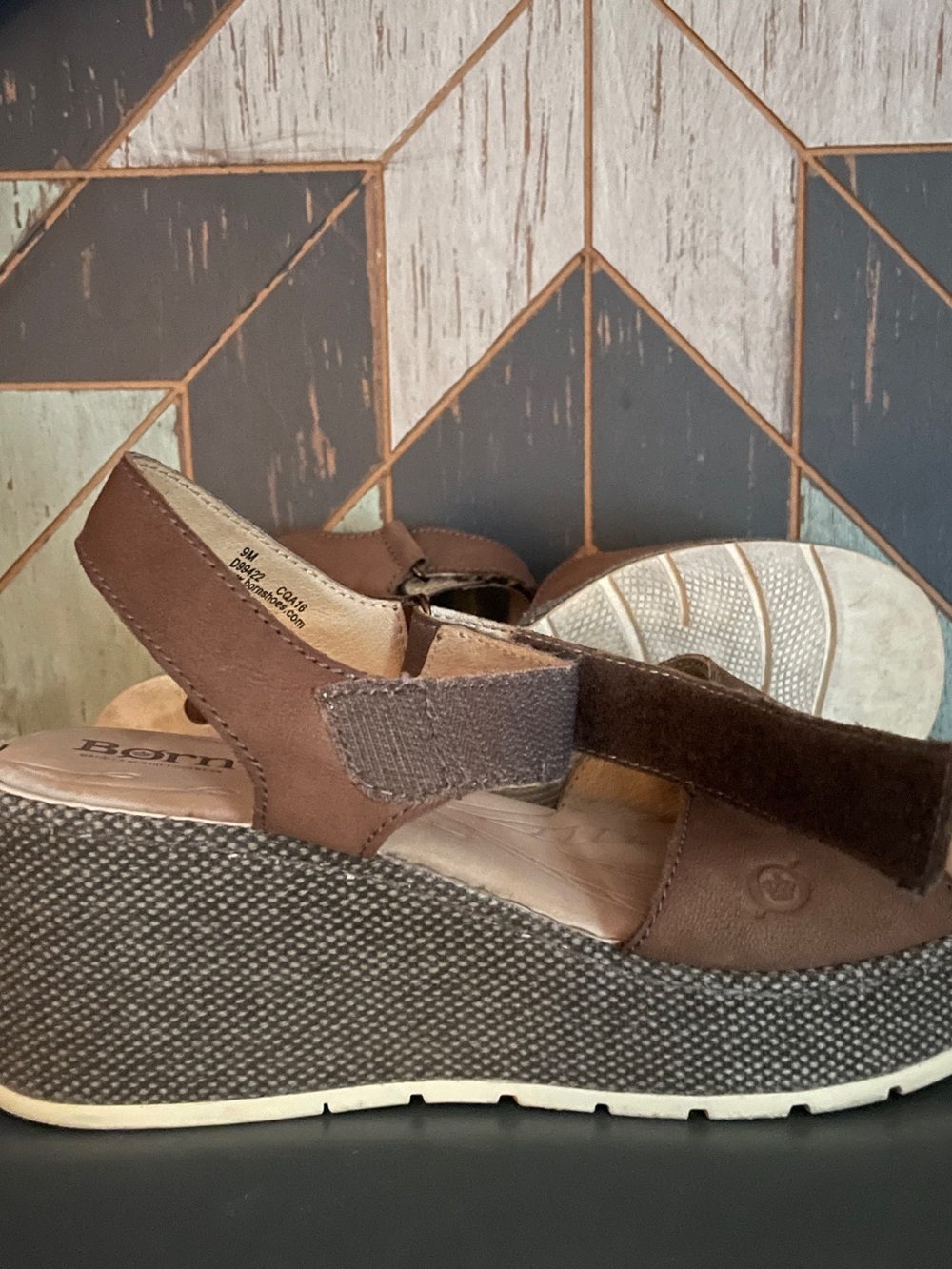 Born Lucee Brown Nubuck Leather Platform Wedge Sandals Hook & Loop 9M - Picture 15 of 16